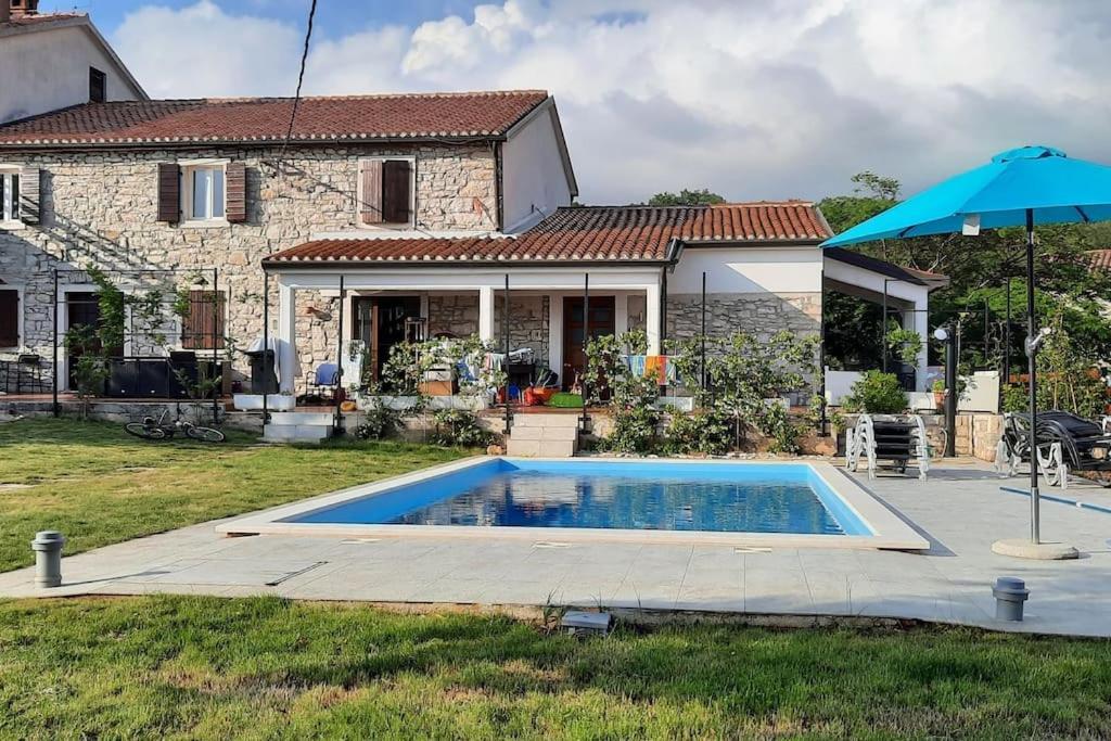 Holiday Home For 8 People, Pool + Sea View Vilanija Exteriér fotografie