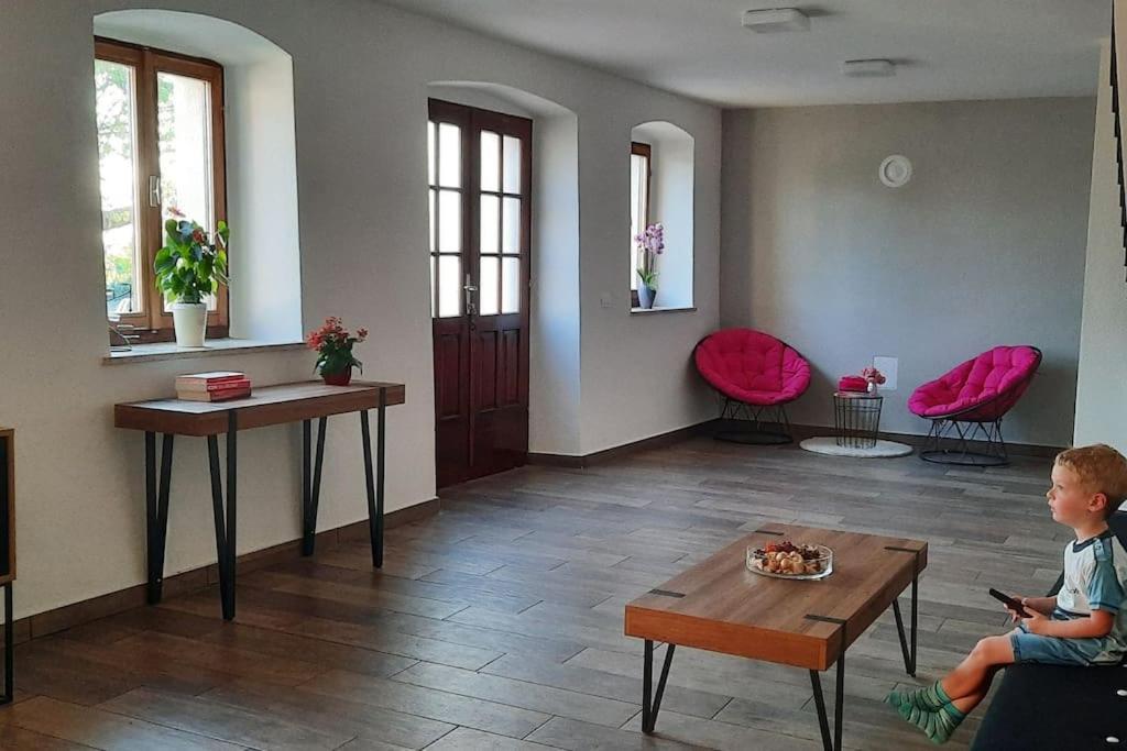 Holiday Home For 8 People, Pool + Sea View Vilanija Exteriér fotografie