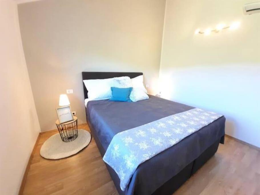 Holiday Home For 8 People, Pool + Sea View Vilanija Exteriér fotografie